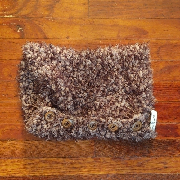 Simply Noelle Gray Fuzzy Circle Scarf/Snood - Picture 4 of 6